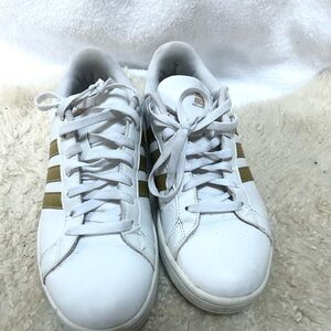 Adidas Women's Sneakers in White with Gold Stripes